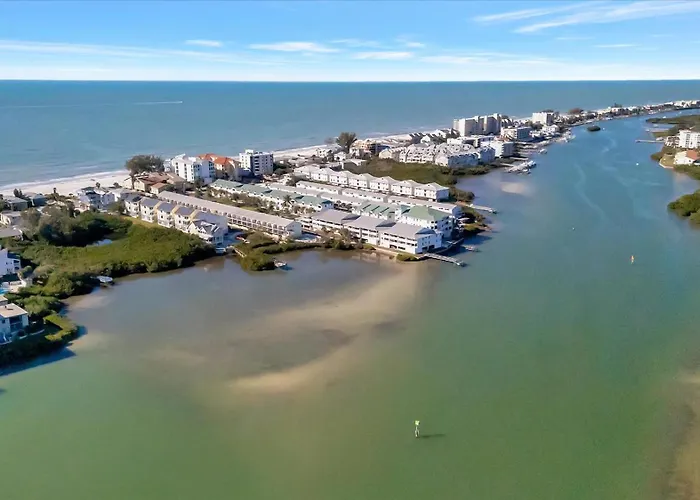 Access & Heated Pool For 8 Clearwater Beach