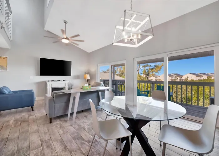 Access & Heated Pool For 8 Holiday home Clearwater Beach